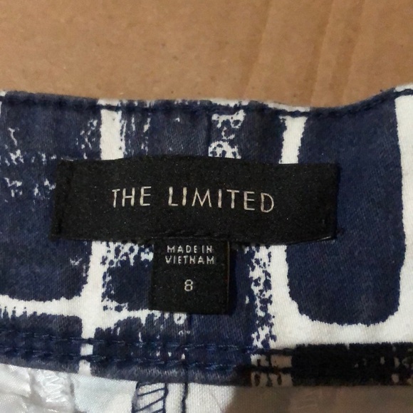 Shorts - Picture 2 of 3